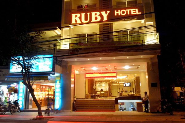 Khách sạn Ruby. Khách Sạn Đường Biệt Thự
