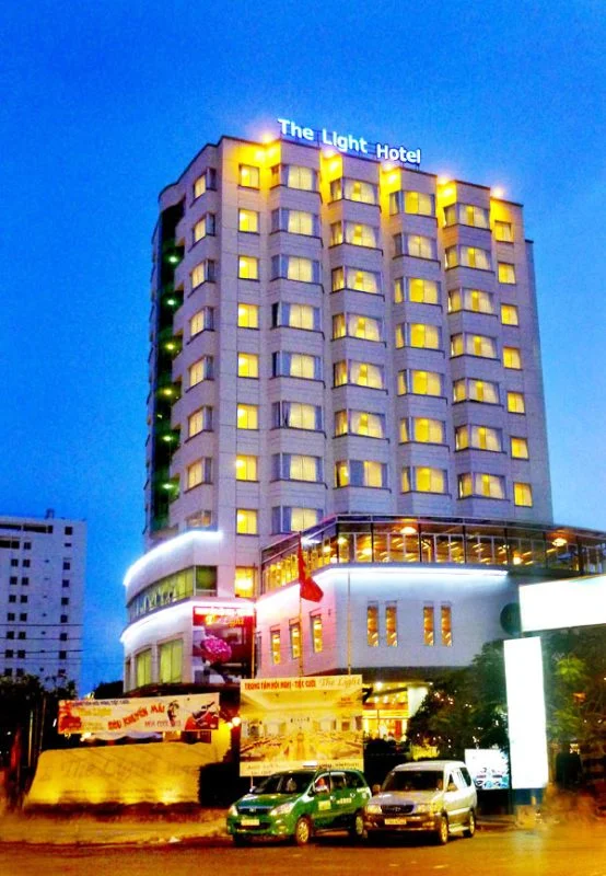 khách sạn the light. Đ/C: 86 đường trần phú nha trang