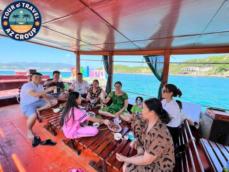 Muốn tiết kiệm chi phí hãy thuê tàu gỗ