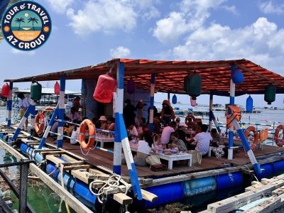 Thưởng thức hải sản tươi ngon ngay trên bè nổi